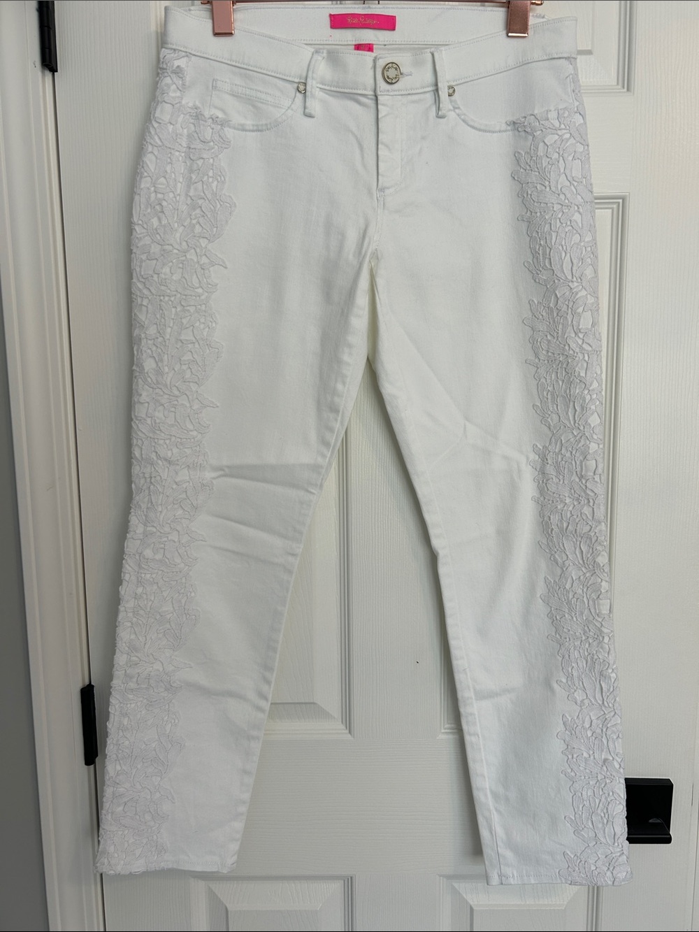 Lilly Pulitzer embroidered white Resort denim size 8